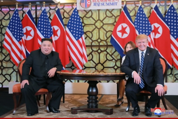 북미 제2차 정상회담이 결렬로 끝난 다음날인 1일 북한 조선중앙통신이 보도한 사진