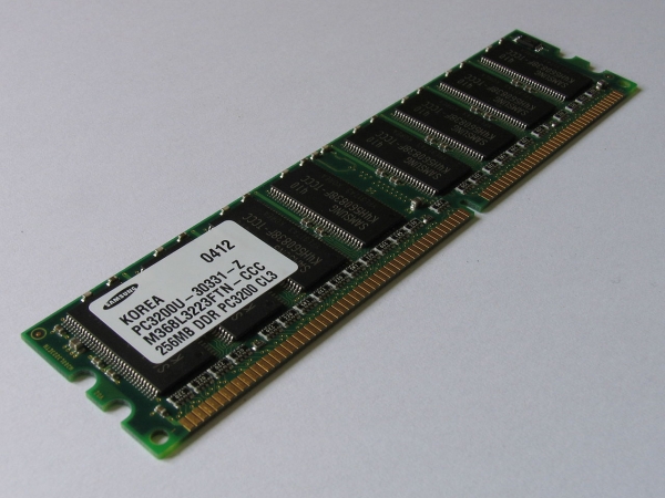 삼성 메모리 DDR-SDRAM. 사진=위키백과