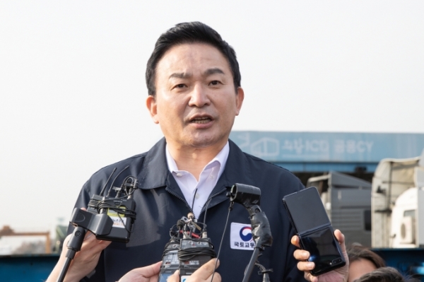 원희룡 국토부 장관은 24일 화물연대 집단운송 거부 관련 긴급 현장점검을 가졌다. 사진=국토교통부 제공